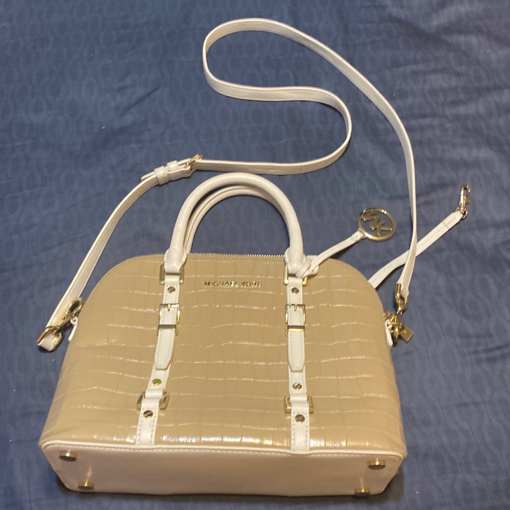 Michael Kors adjustable shoulder strap, Crossbody bag